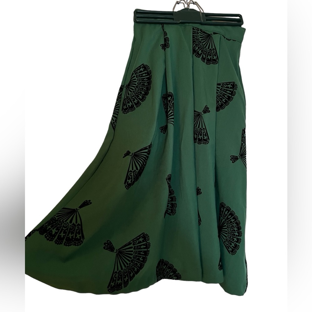 Retro mid/shin length skirt